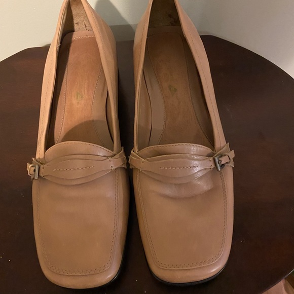 Loafer - Picture 1 of 3